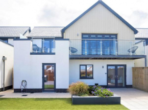 4 Bed in Westward Ho 89017